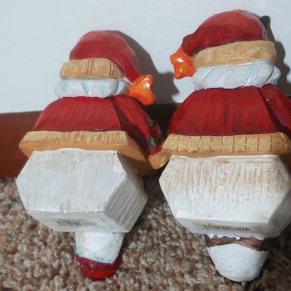 FOUR Christmas holiday figurines. Santa Claus Snowman stocking shelf decorations - Picture 15 of 16